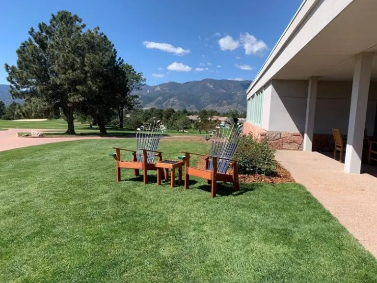 Set of 2 – Deluxe Golf Club Adirondack Chairs with Putting Green Cupholder