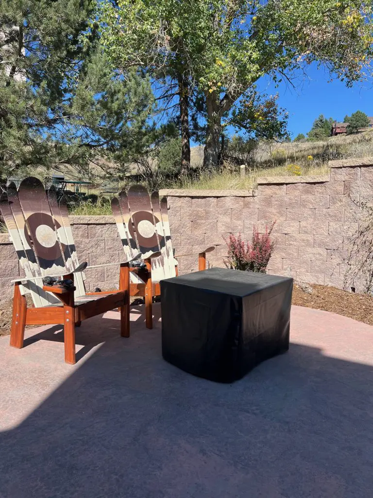 Brown/ Beige Mtn Mural Colorado Flag – Set of 2