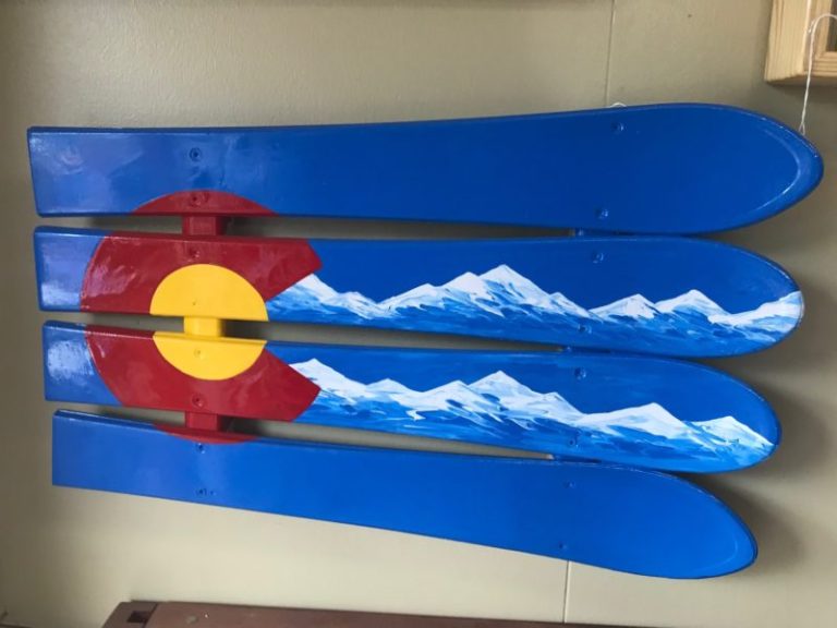 Medium Colorado Mountains Ski Wall Flag
